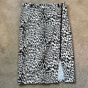 Mid length zip up skirt
